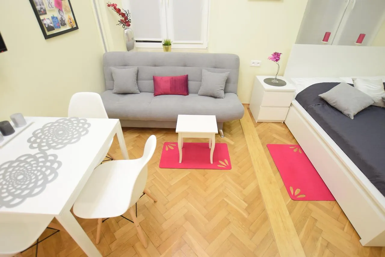 Elegant Apartment Copernicus Warsaw 0*,  Poland